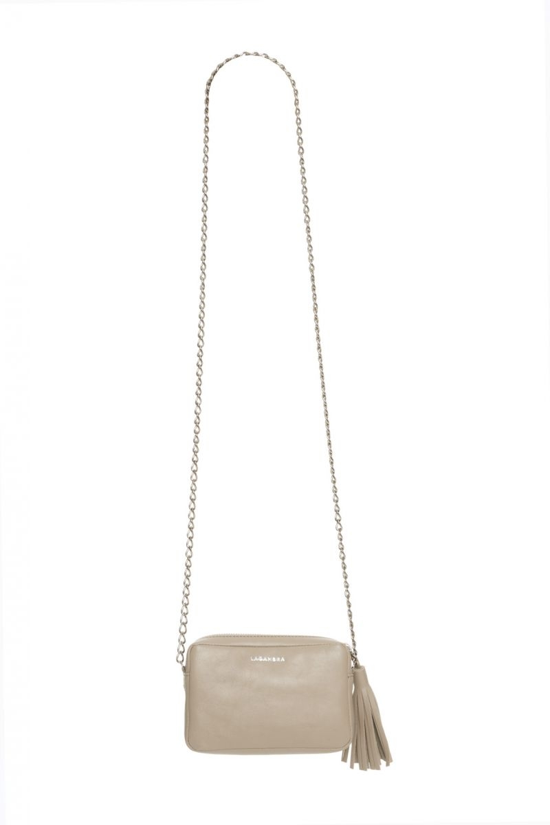 Bolso mini chic beige de colgar con asa metalica lacambra